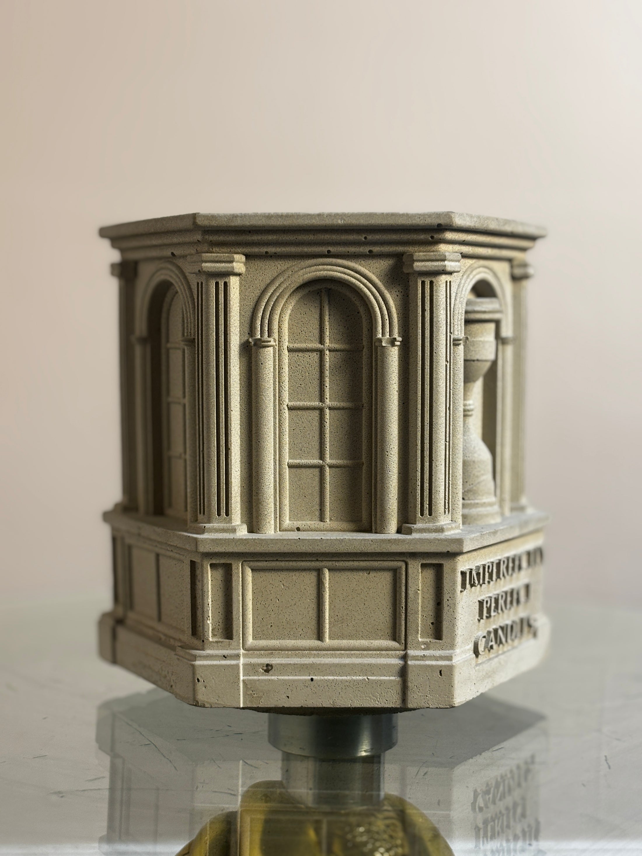 The Monument — Vanille Royale